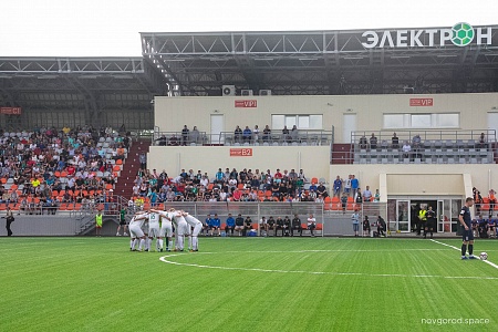 На новгородские стадионы снова пустят болельщиков